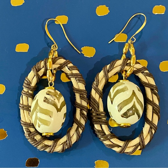 Raffia-Wrapped Wicker Oval Earrings - Picture 10 of 11